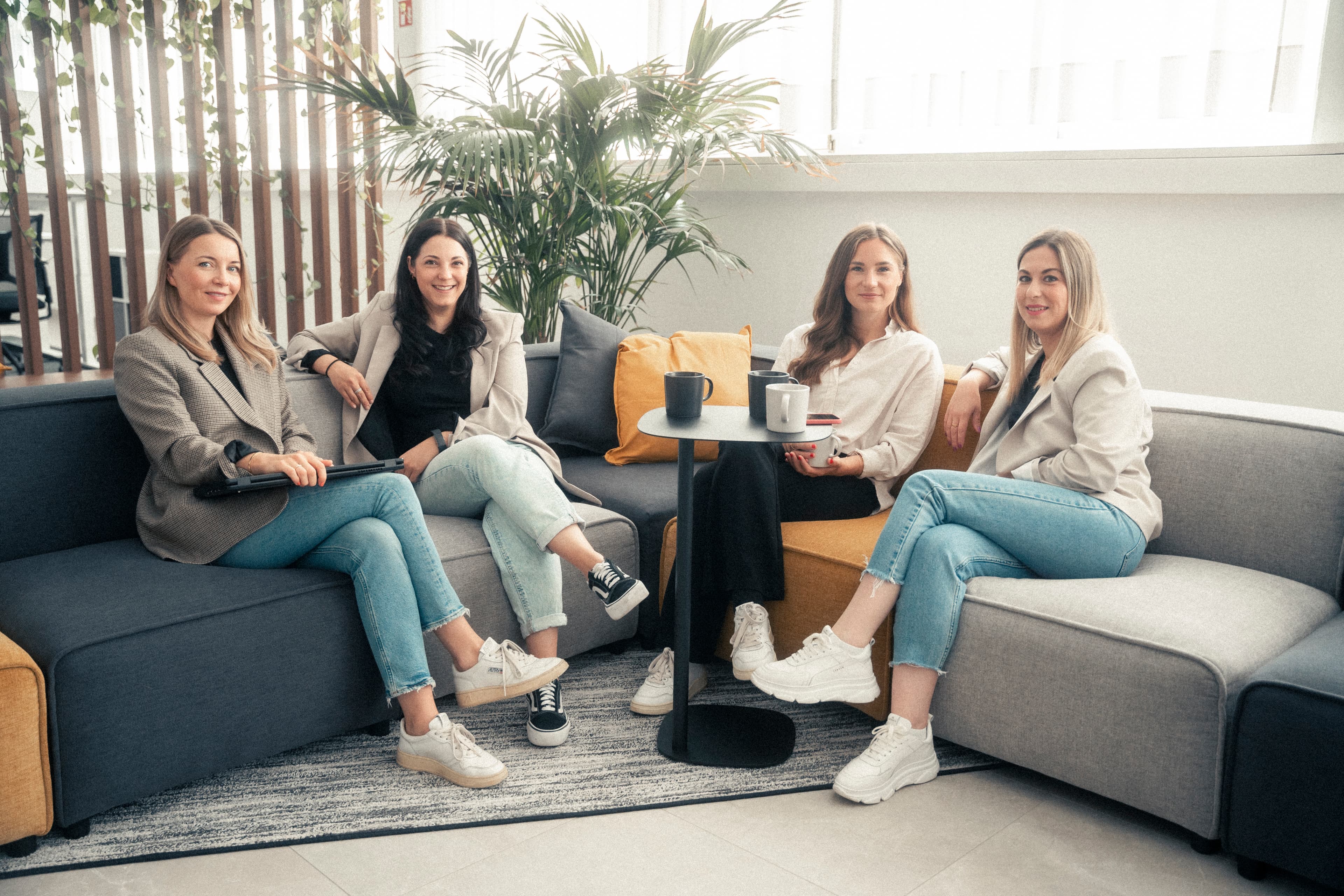 LUNISA trust & match GmbH Logo